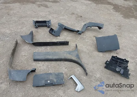 2015 Chevrolet Silverado 1500 1Lt z USA, uszkodzony, nr VIN 1GCRCREC2FZ341720